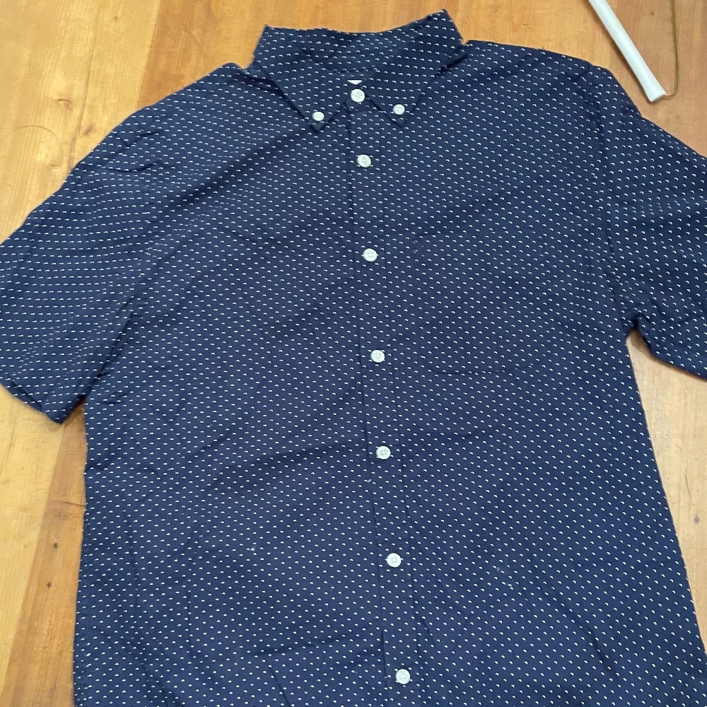 Men’s short sleeve shirt size L